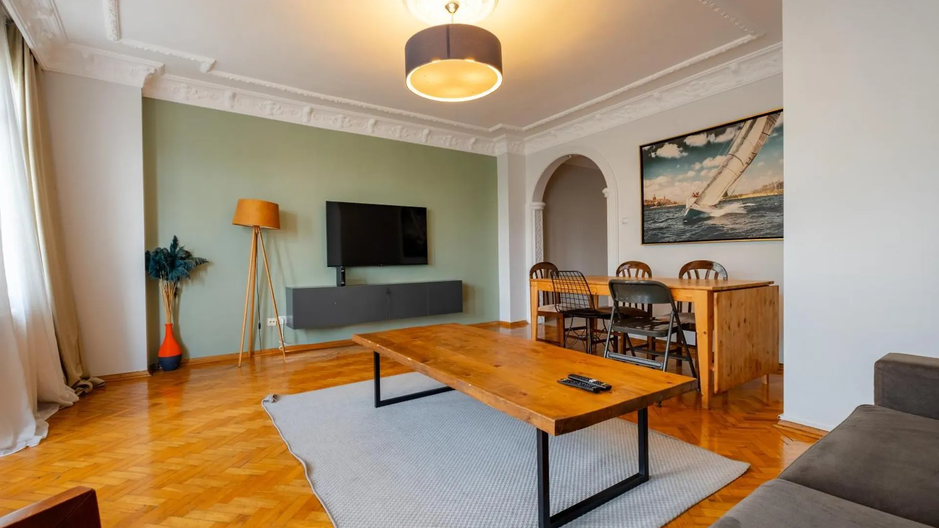 3-Bedroom Apartment - Central Location - Elevator Istanbul