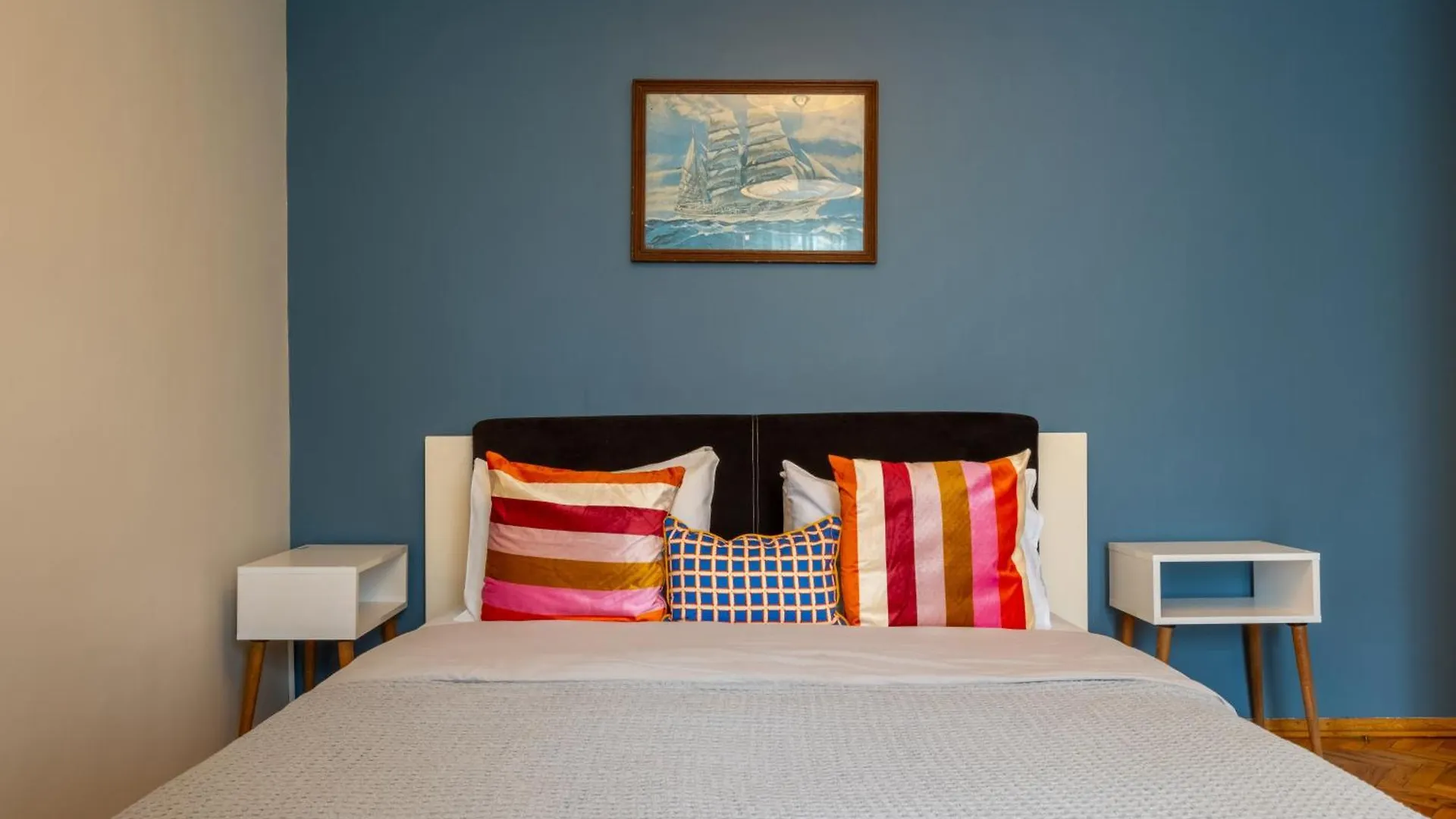 3-Bedroom Apartment - Central Location - Elevator Istanbul Turkiet