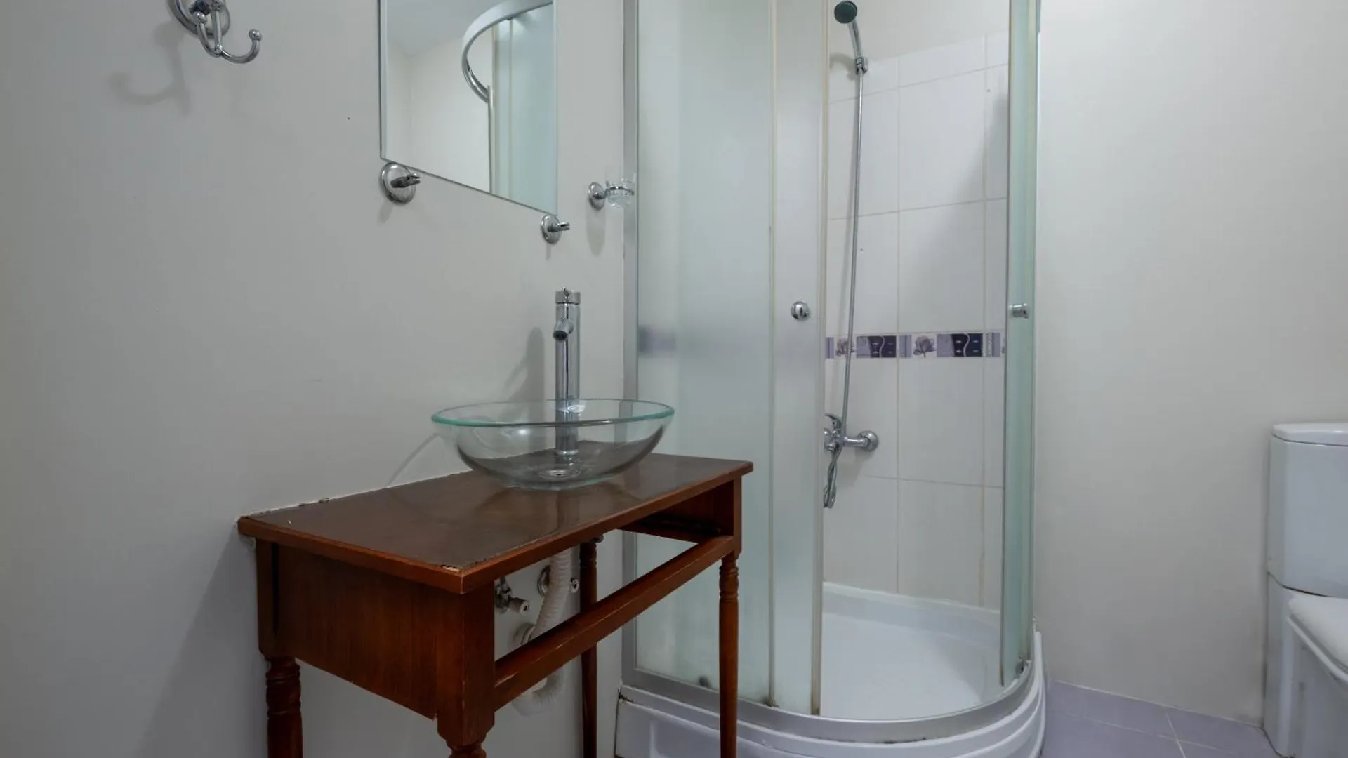 3-Bedroom Apartment - Central Location - Elevator Isztambul