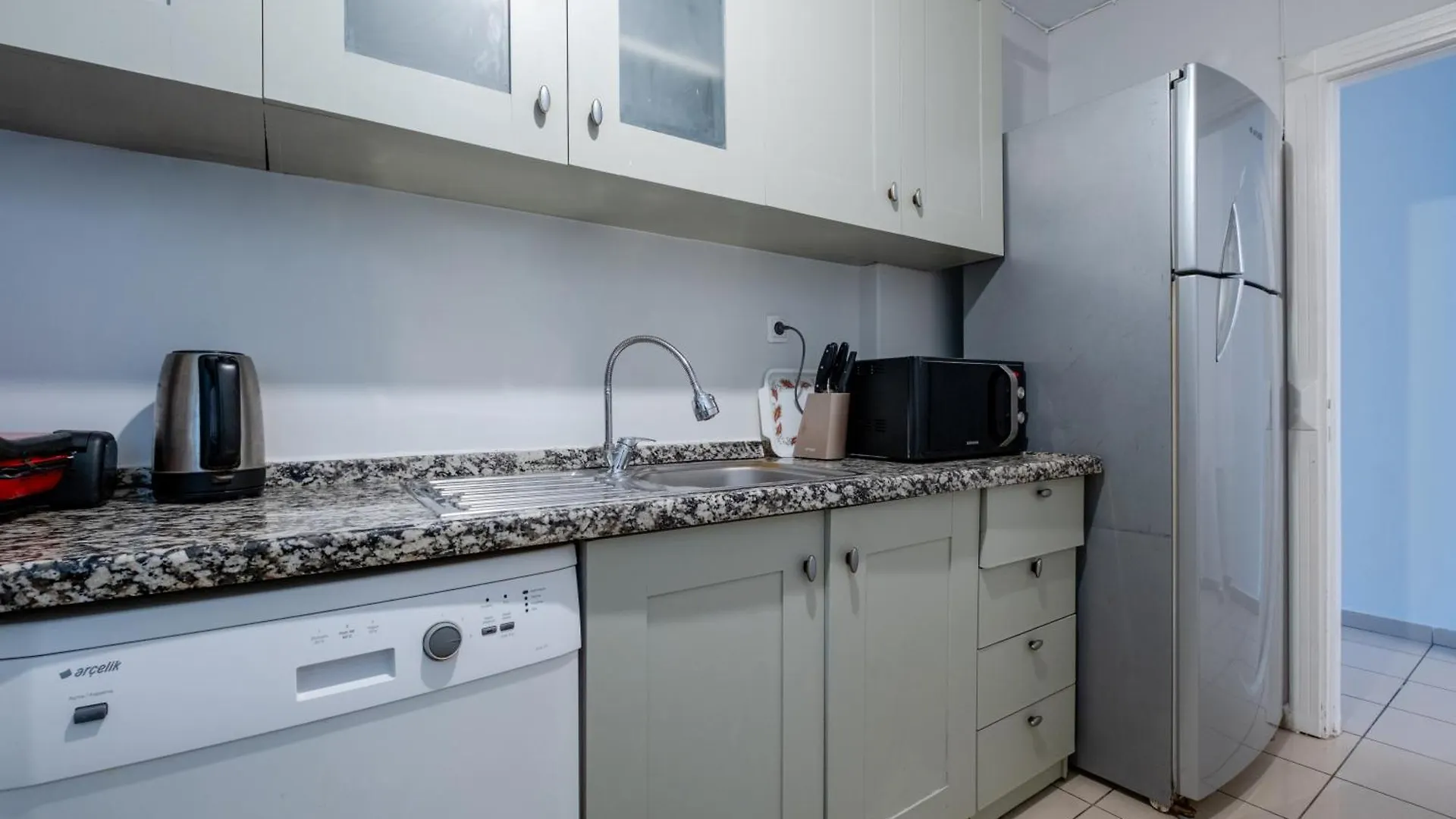 3-Bedroom Apartment - Central Location - Elevator Isztambul 0*,
