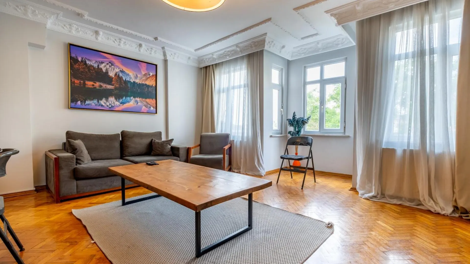 3-Bedroom Apartment - Central Location - Elevator Isztambul